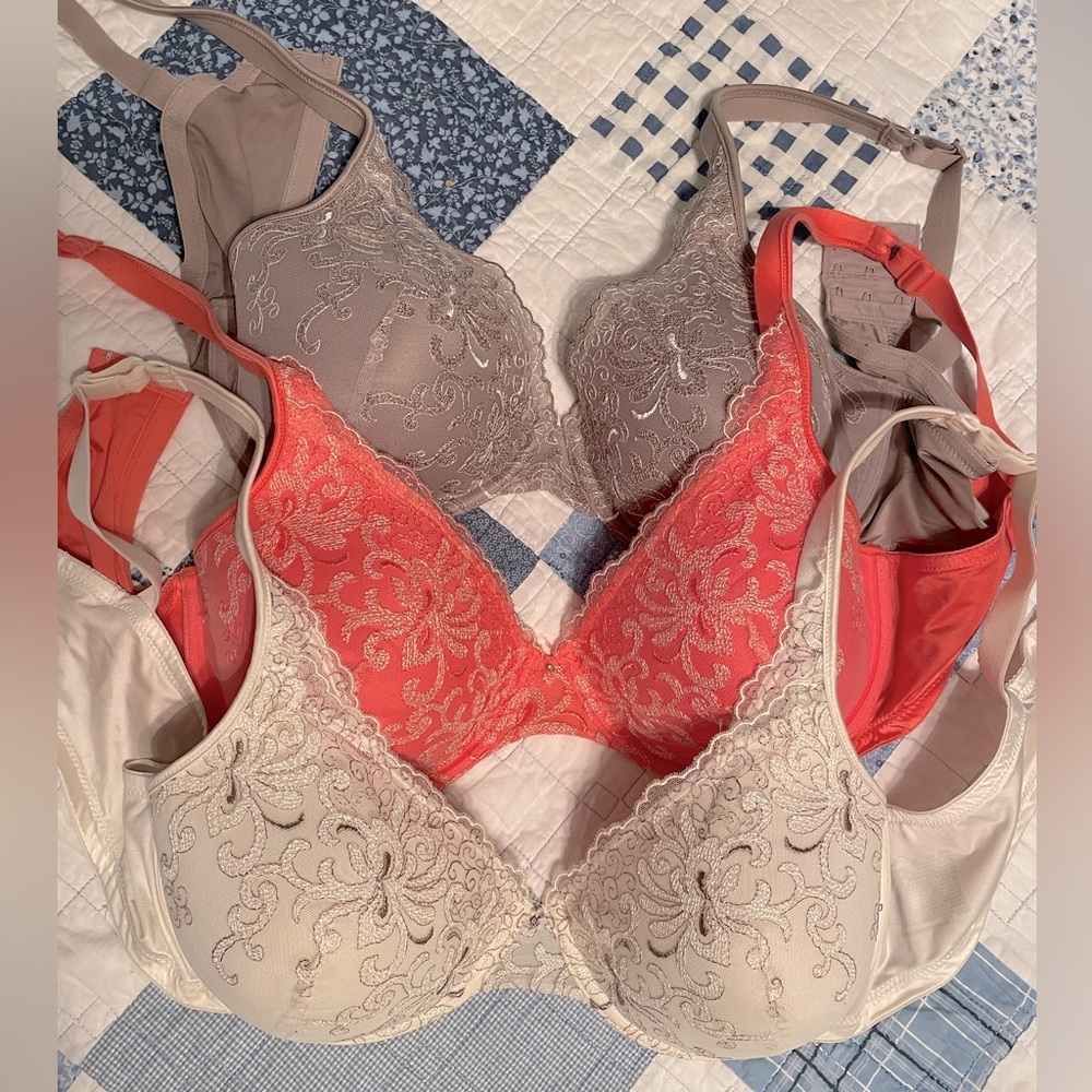 Lot of three Playtex bras size 42C